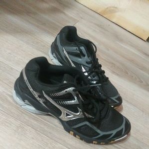 Mizuno Wave Bolt 3 volleyball shoes size W8.5